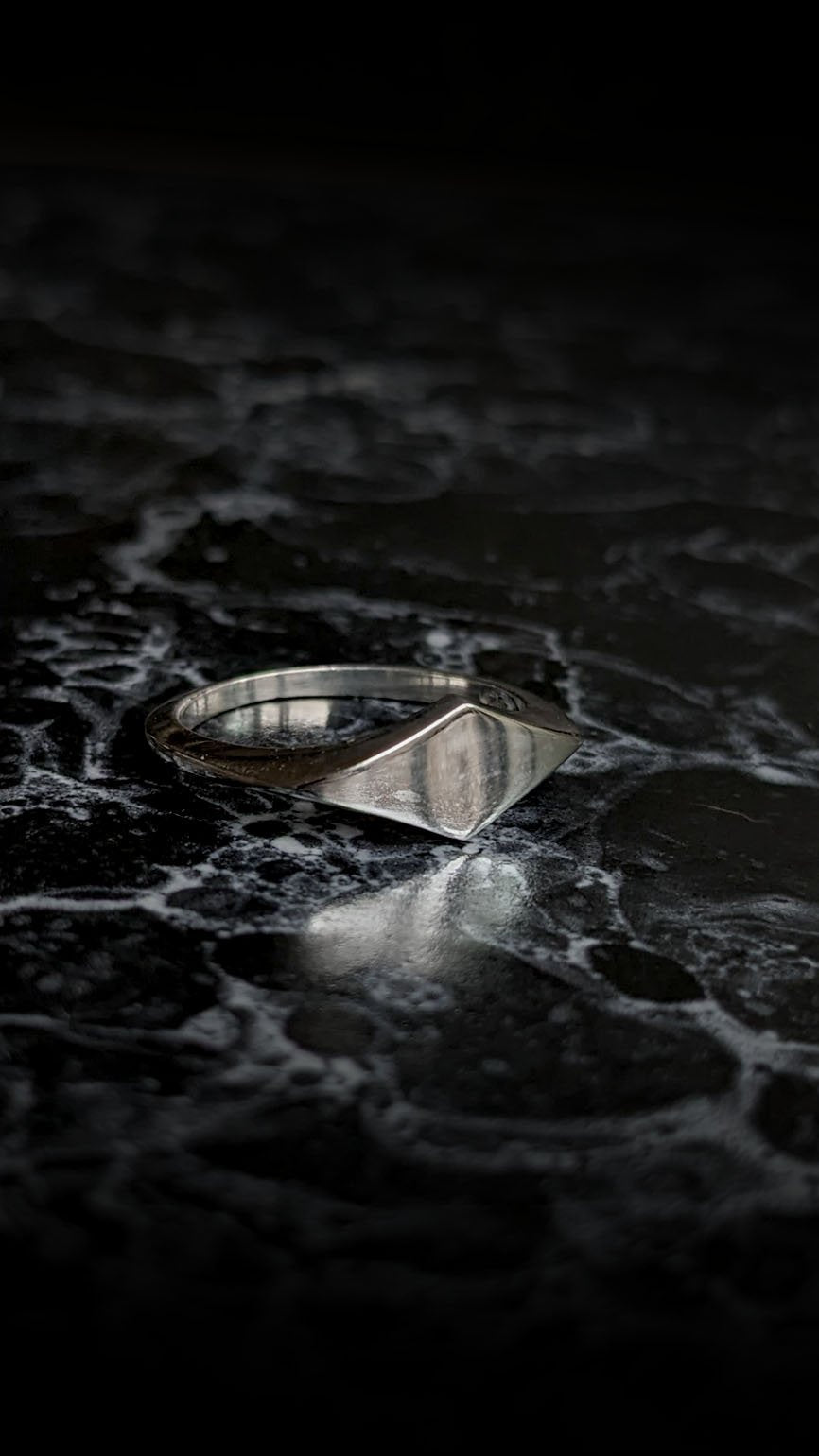 Star Flare Signet Ring