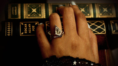 Vilya Ombre Diamond Contour Band