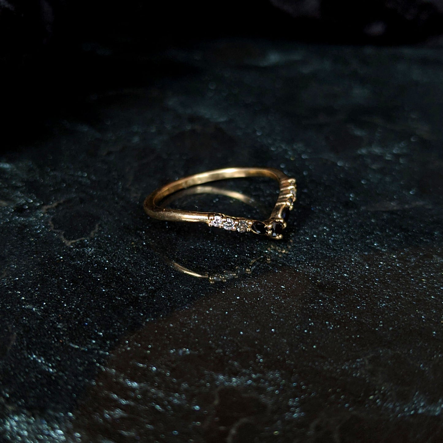 Vilya Ombre Diamond Contour Band