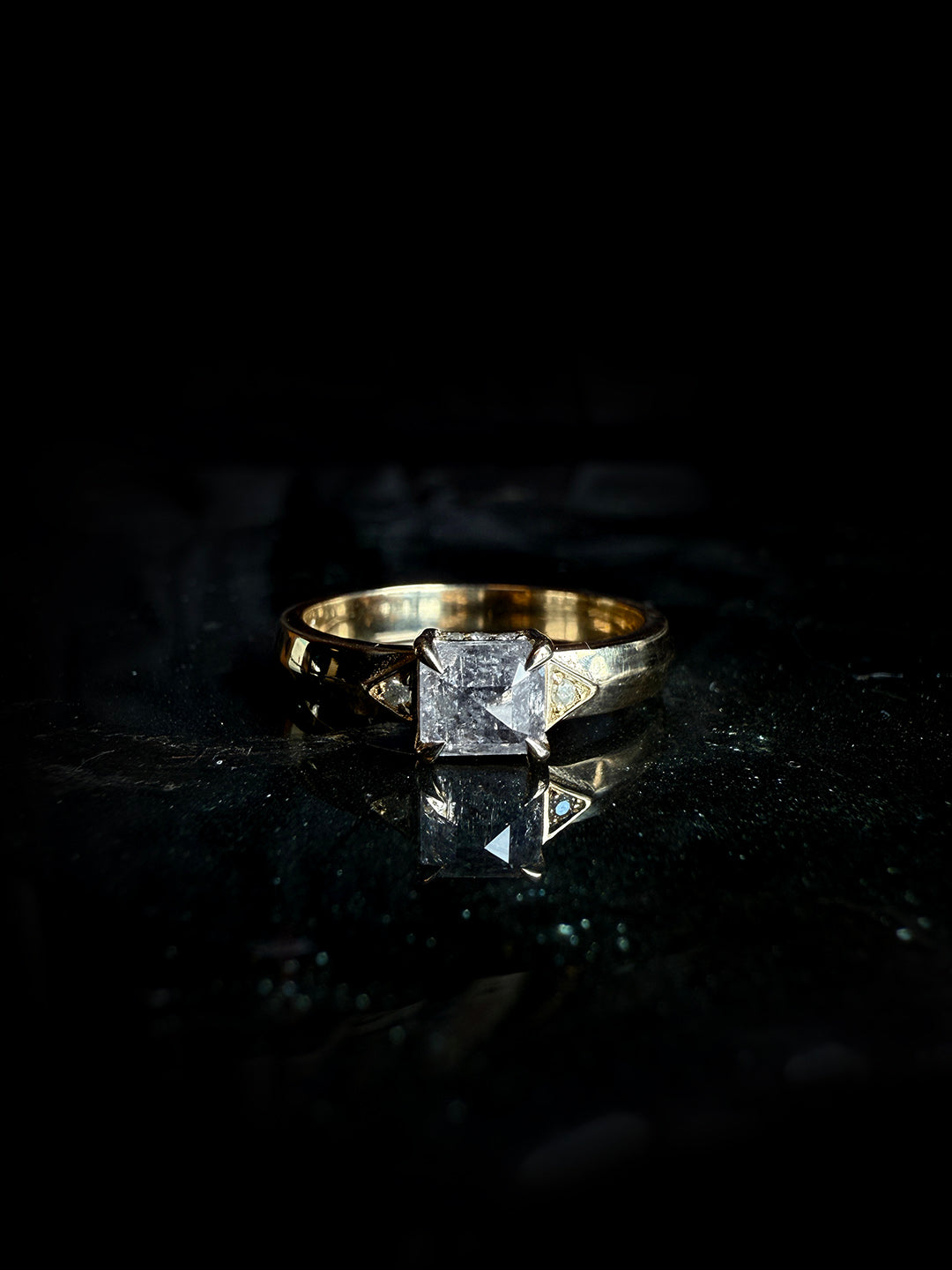 Alecto Icy Pepper Diamond Ring