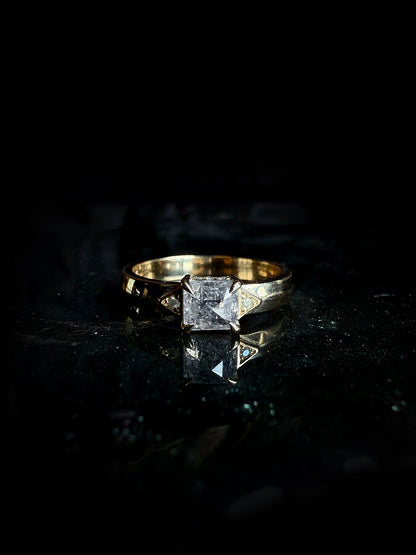 Alecto Icy Pepper Diamond Ring