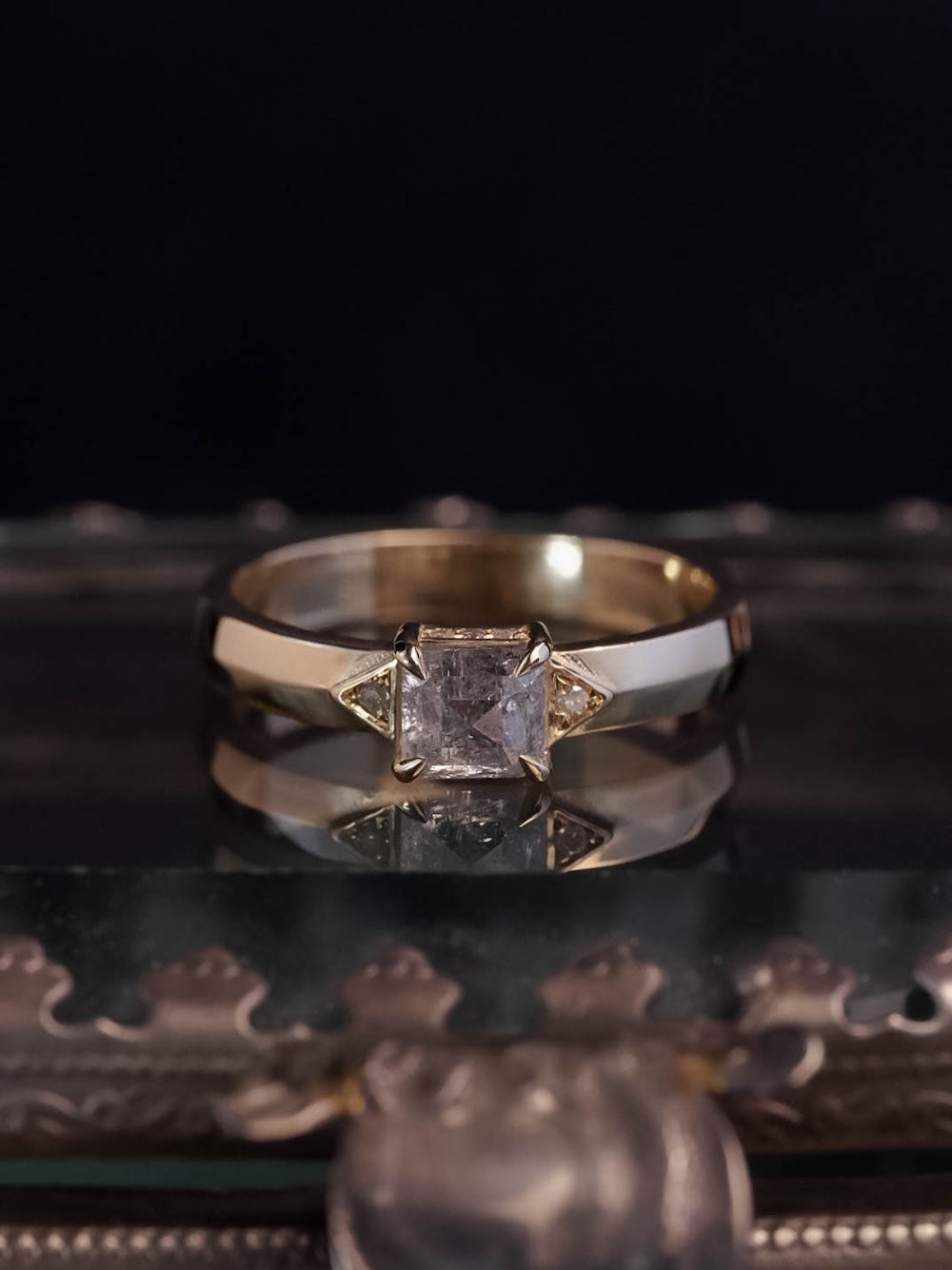 Alecto Icy Pepper Diamond Ring