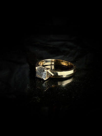 Alecto Icy Pepper Diamond Ring