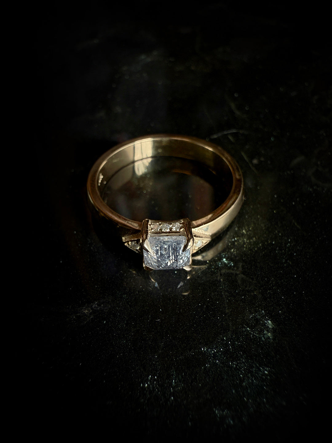 Alecto Icy Pepper Diamond Ring