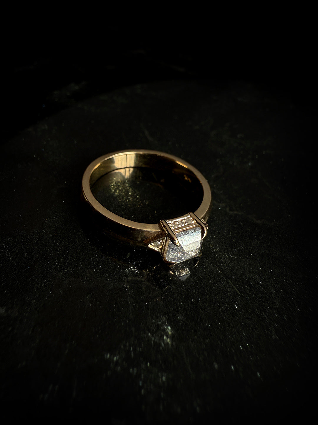 Alecto Icy Pepper Diamond Ring