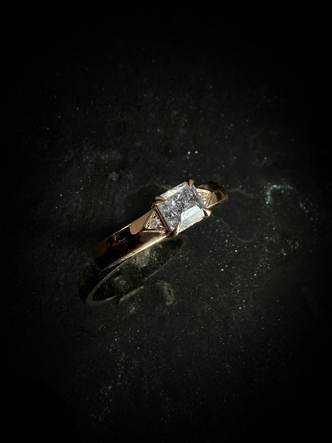 Alecto Icy Pepper Diamond Ring