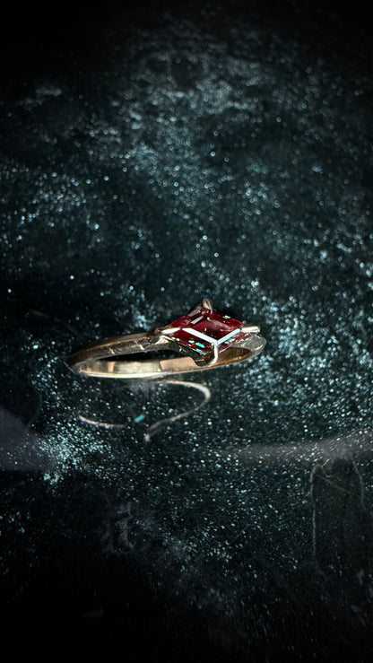 Olenna Alexandrite Kite Ring
