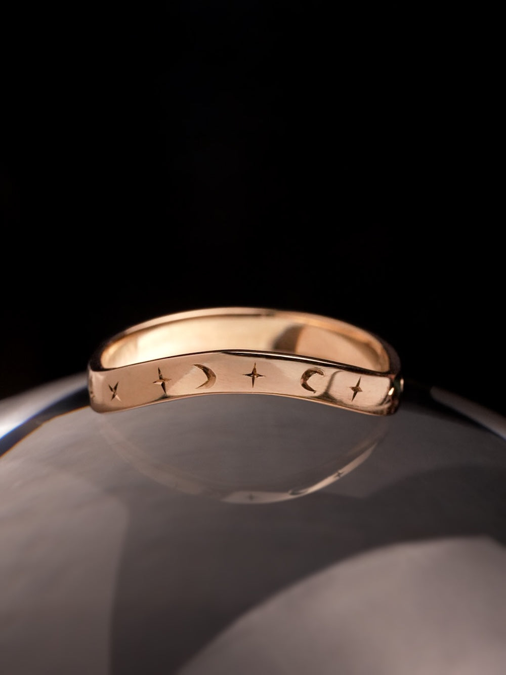 Celestial Tiara Curved Band