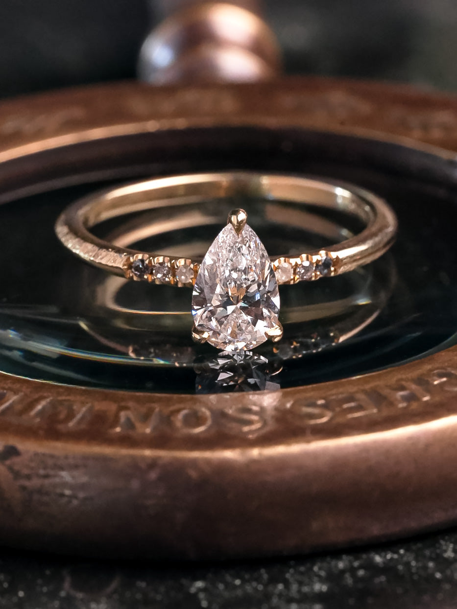 Draco Pear Ombre Accented Ring