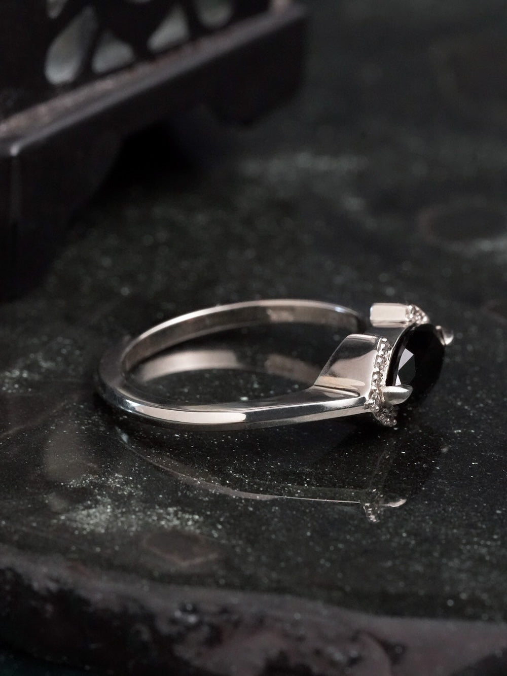 Elys Black Spinel Chevron Halo