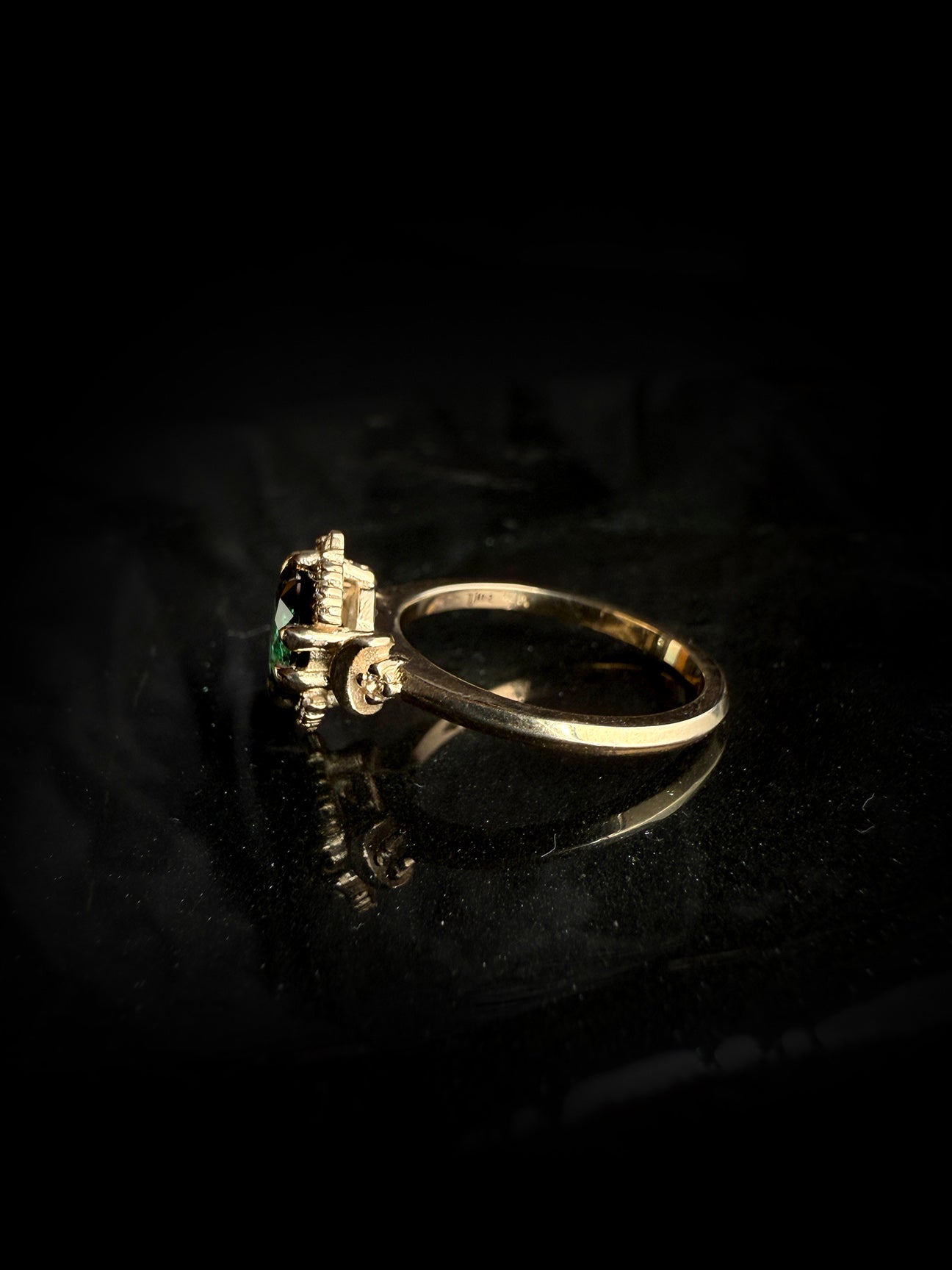 Setsuna Green Oval Celestial Ring