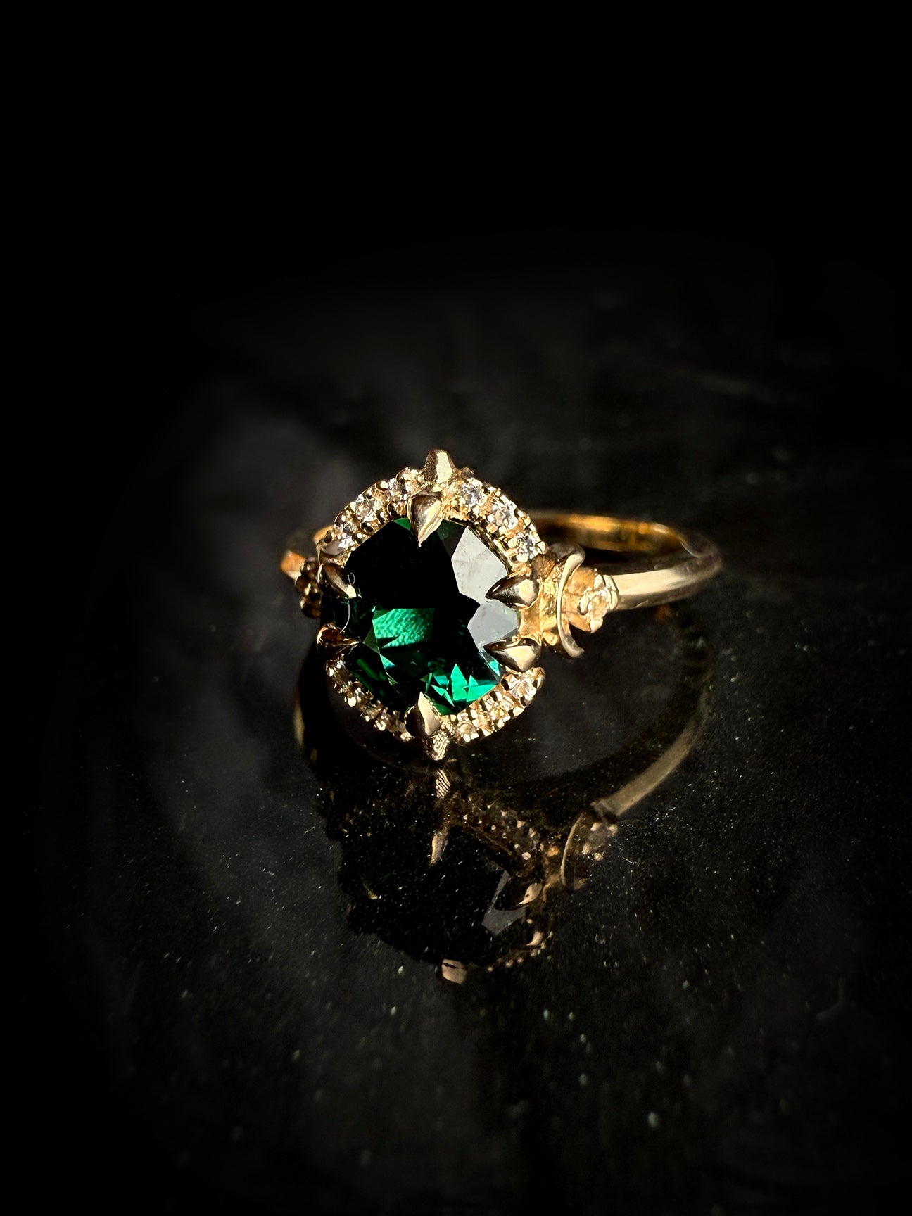 Setsuna Green Oval Celestial Ring