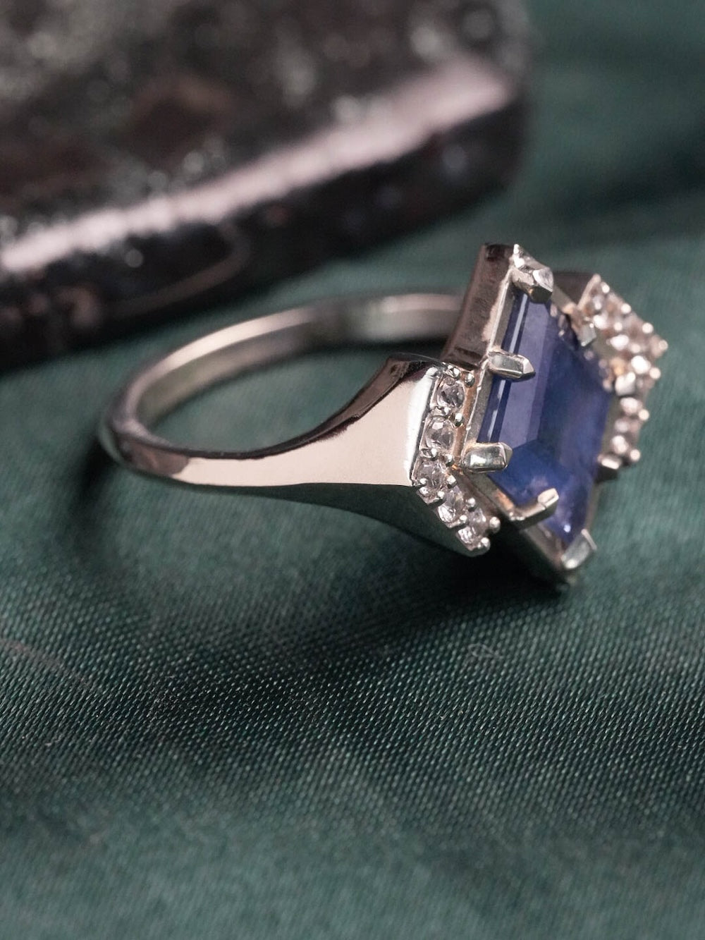 Katara Sapphire Chevron Halo