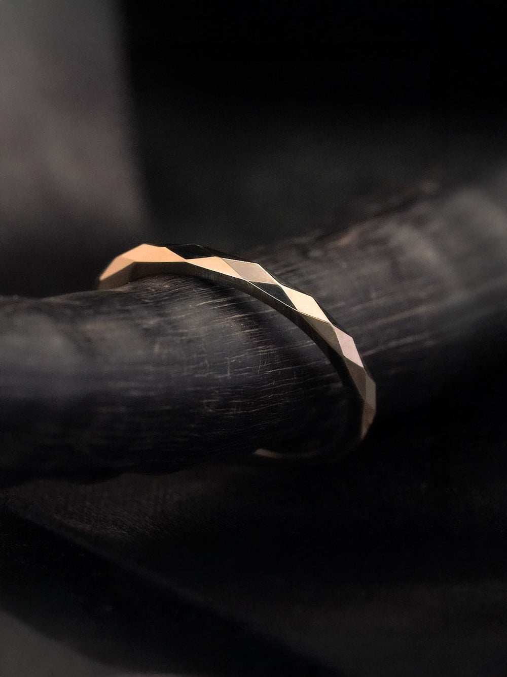 Kingsley Faceted Band - 1.5mm