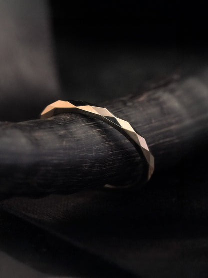 Kingsley Faceted Band - 1.5mm