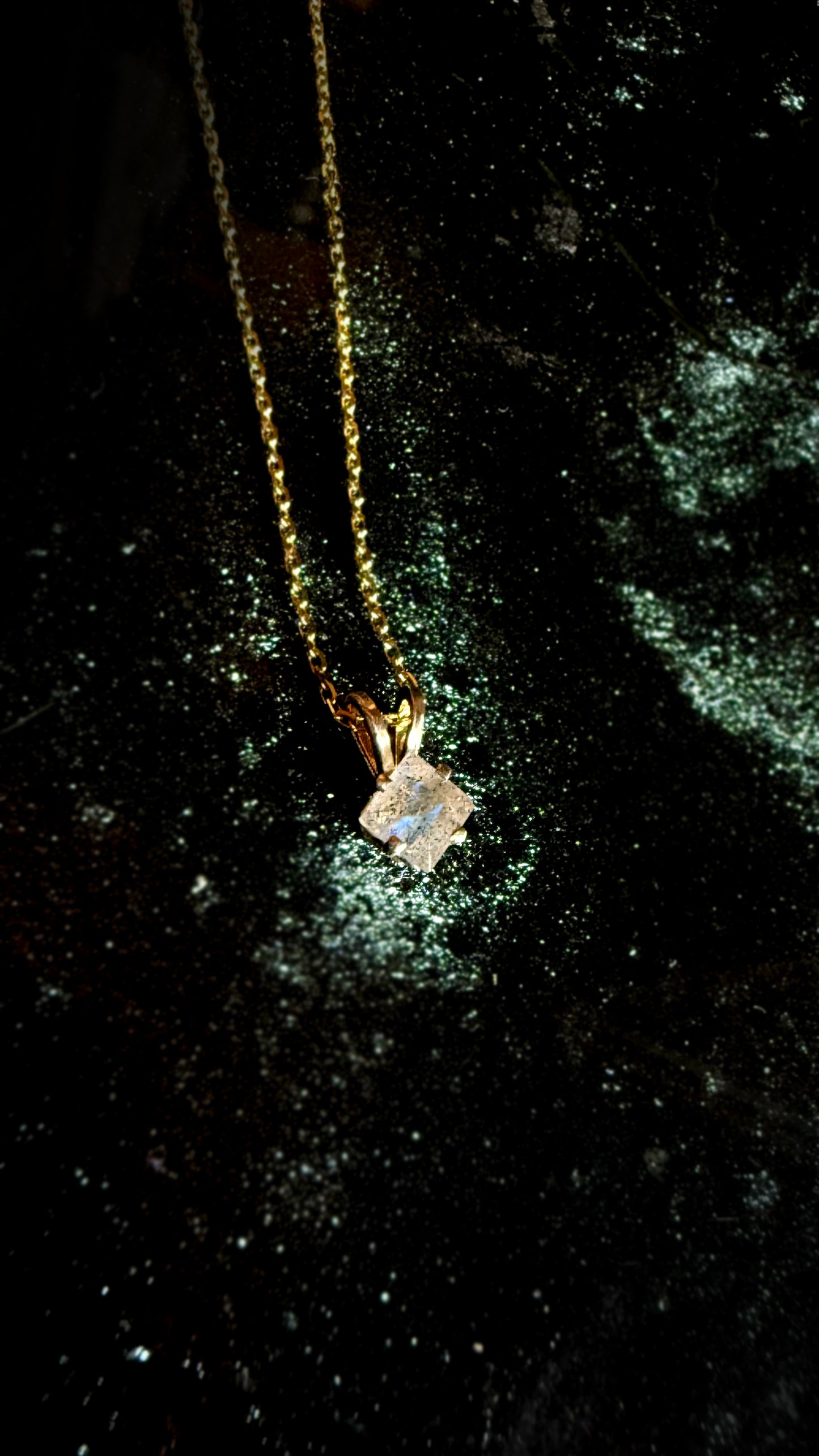 Azulon Labradorite Pendant