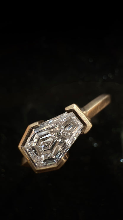 Lilith Coffin Lab Diamond Ring